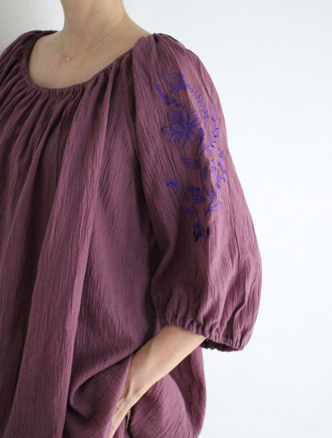 ロータスレース刺繍ヨウリュウチュニック