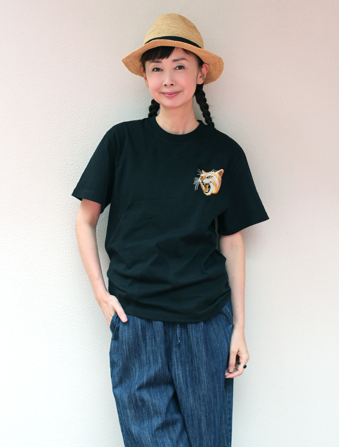 猫刺繍Tシャツ