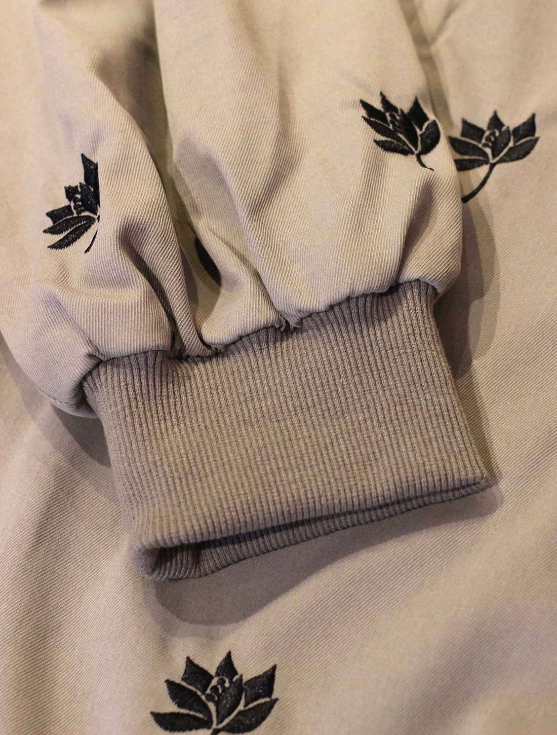 2026AW蓮刺繍スタンドカラーワンピース