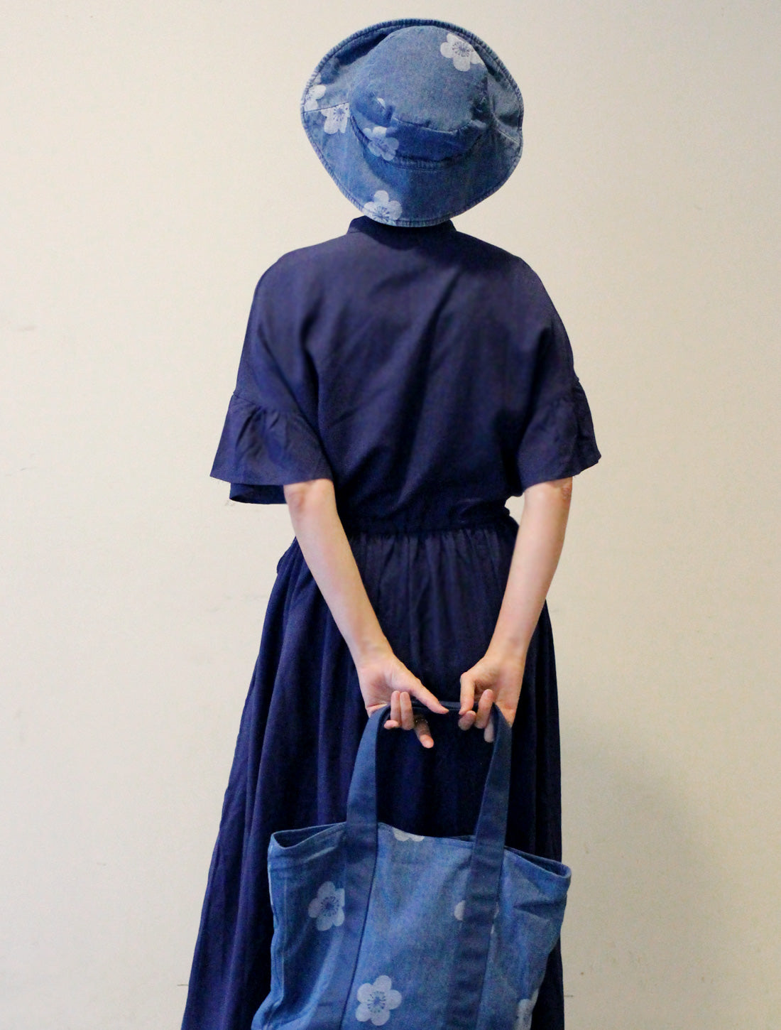 ロータス刺繍レーヨンリネンワンピース